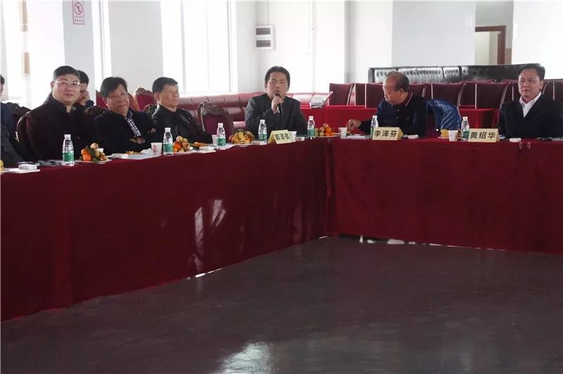 “凝聚正能量，譜寫新篇章——2018會長（擴(kuò)大）迎新座談會”在賽思達(dá)成功召開