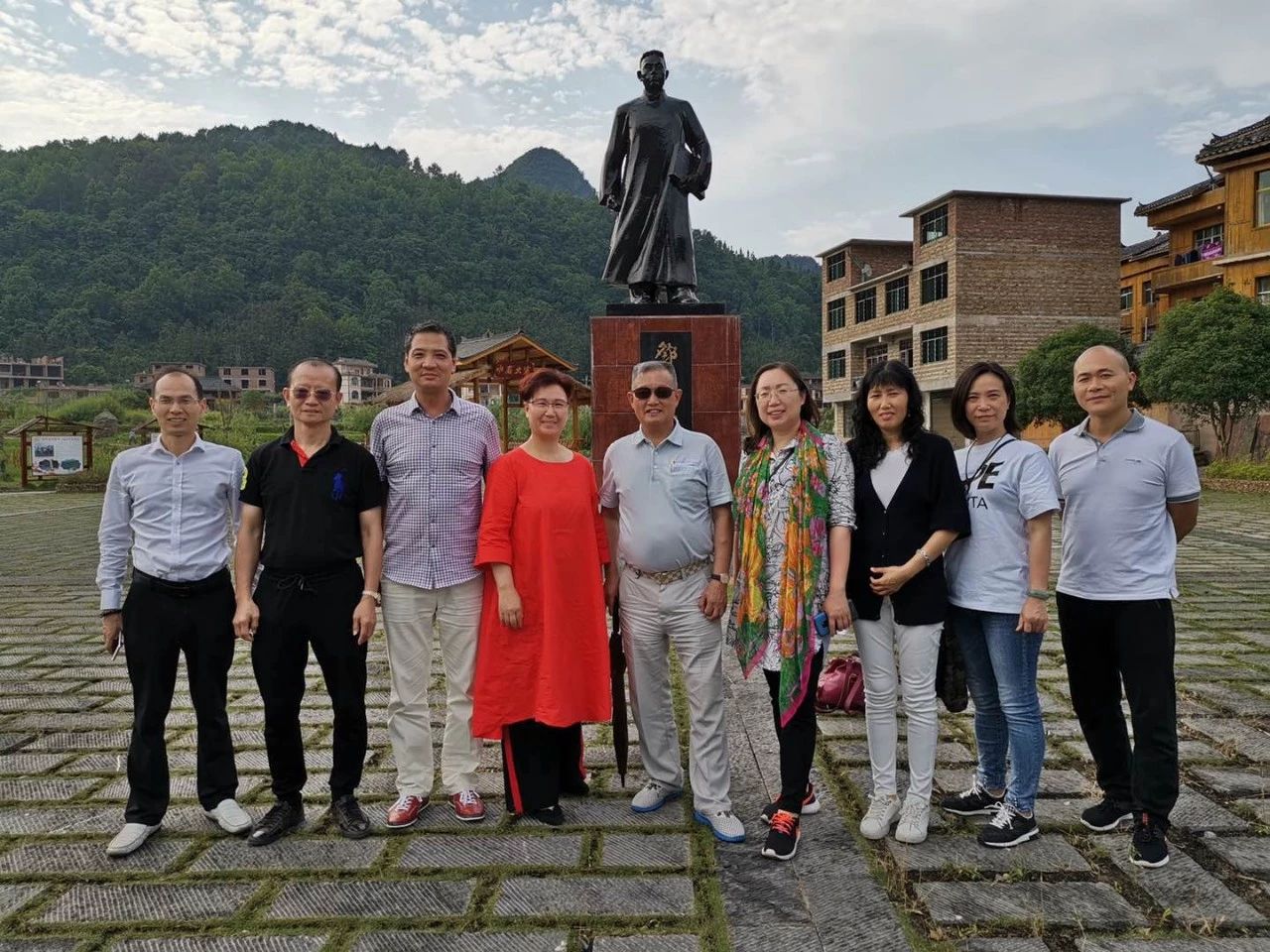 董事長唐樹松 尋紅色記憶，憶鄧恩銘波瀾一生